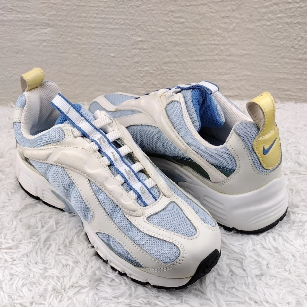 Nike XCelleration Blue Mesh White Detail Elastic Lace Step In Running Sneaker